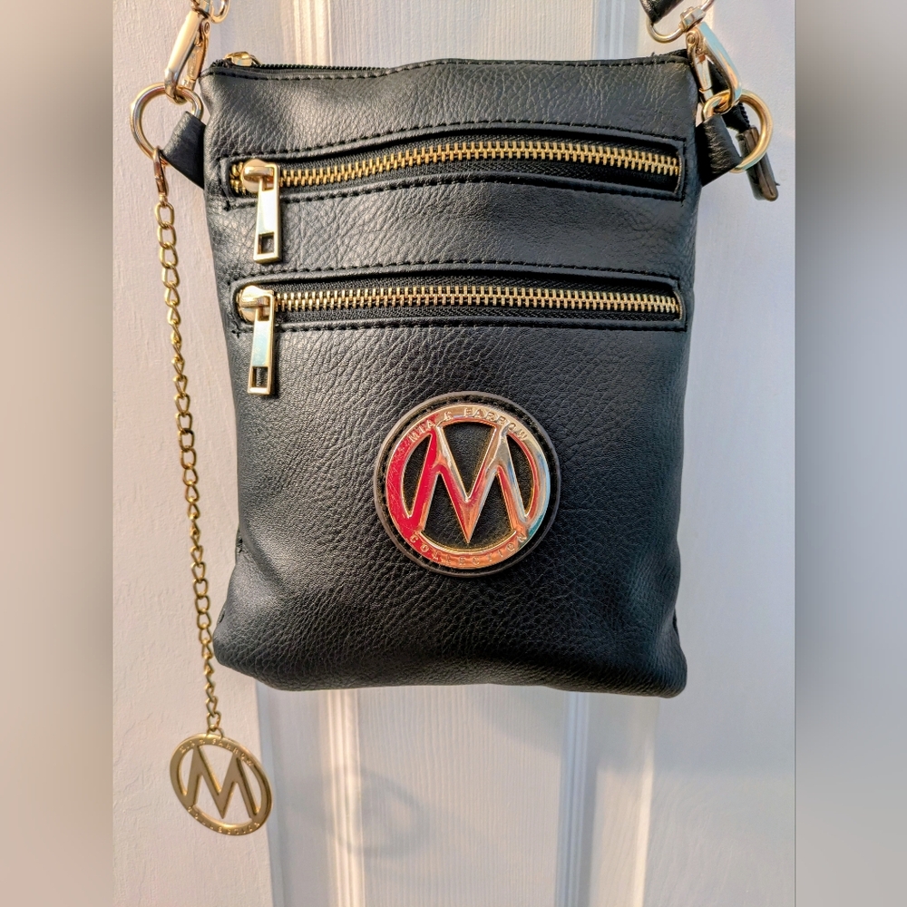 ⛵ 3/$10 Mia K. Farrow Black Medina Crossbody Bag with Gold Accents
